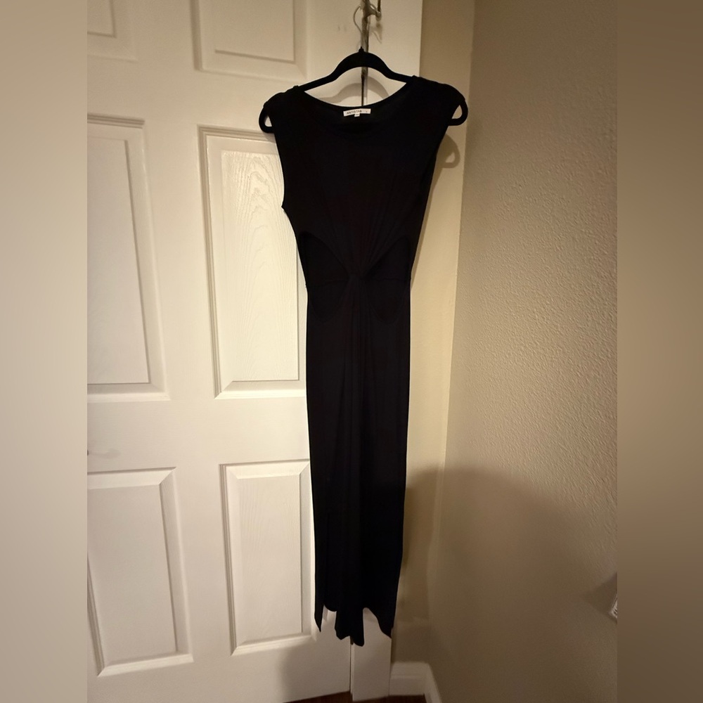 NWOT Women’s Antistar black waist cut out midi dress. SIZE L.